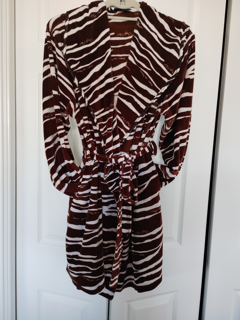 BabyPhat By Kimora Lee Simmons Brwn&Whte Zebra Print Robe Size S Extremely Soft